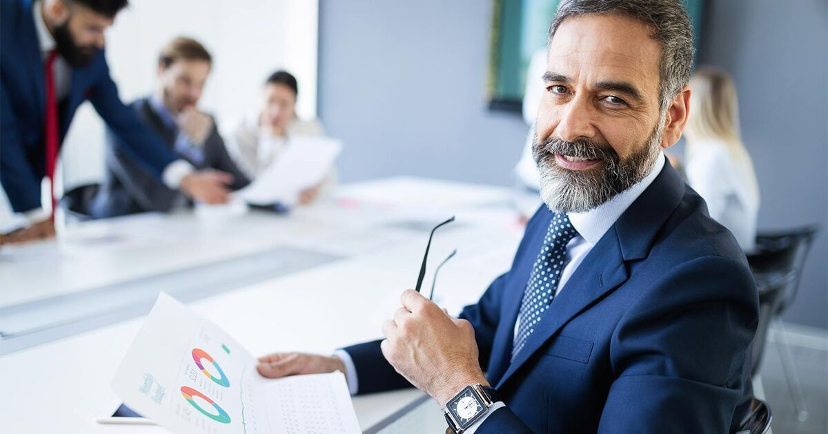 sales-manager-290621-min